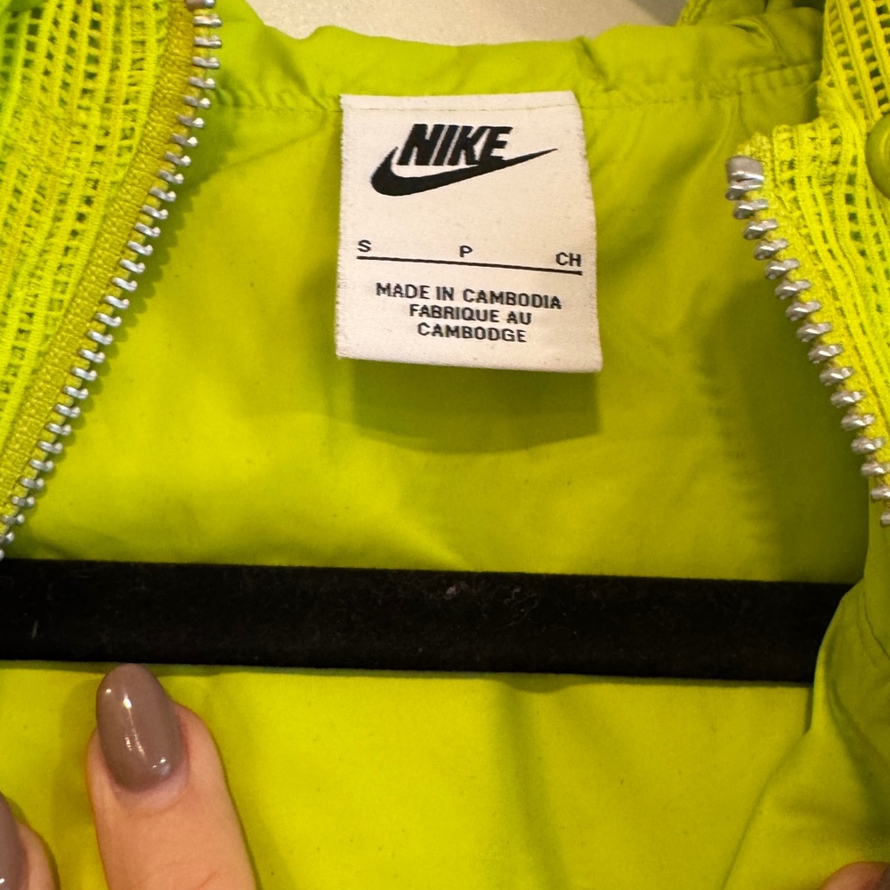 Nike Women's Neon Green mesh Jacket - Picture 6 of 6